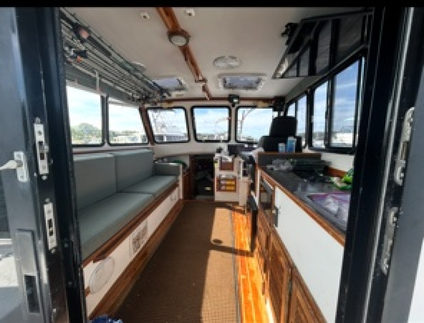 Eastern-JC Casco Bay 1998-REEL EASY Newburyport-Massachusetts-United States-Interior-6039657 | Thumbnail