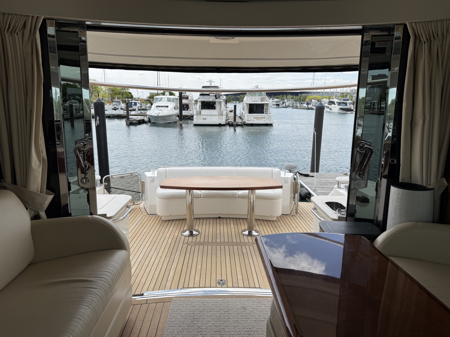 Sea Ray-60 Sundancer 2009-Rip Tide V Chicago-Illinois-United States-6188028 | Thumbnail