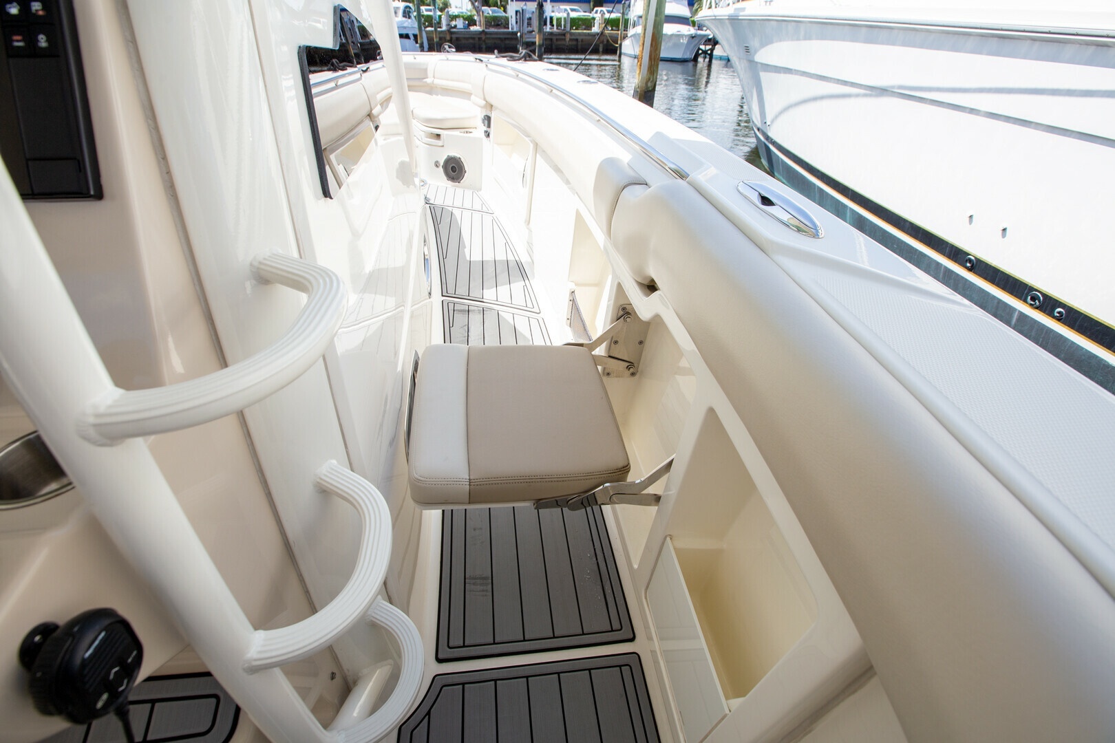 Boston Whaler-380 Outrage 2019-Moat-A-Boatin Dania Beach-Florida-United States-6039871 | Thumbnail