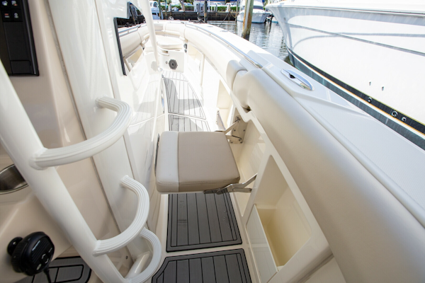 Boston Whaler-380 Outrage 2019-Moat-A-Boatin Dania Beach-Florida-United States-6039871