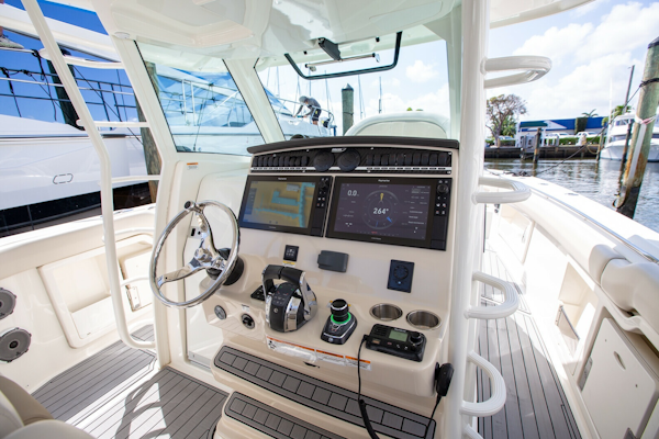 Boston Whaler-380 Outrage 2019-Moat-A-Boatin Dania Beach-Florida-United States-6039864