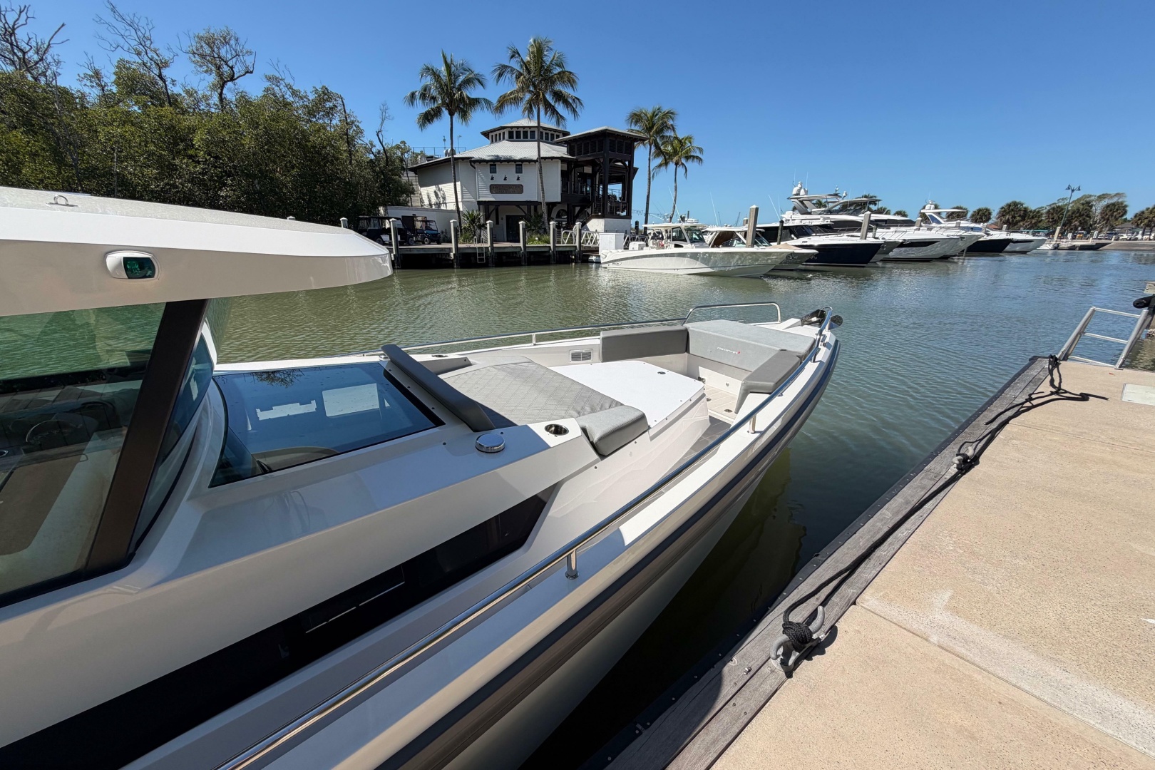 Axopar-37 Cabin 2018-Venture Off Naples-Florida-United States-6041134 | Thumbnail