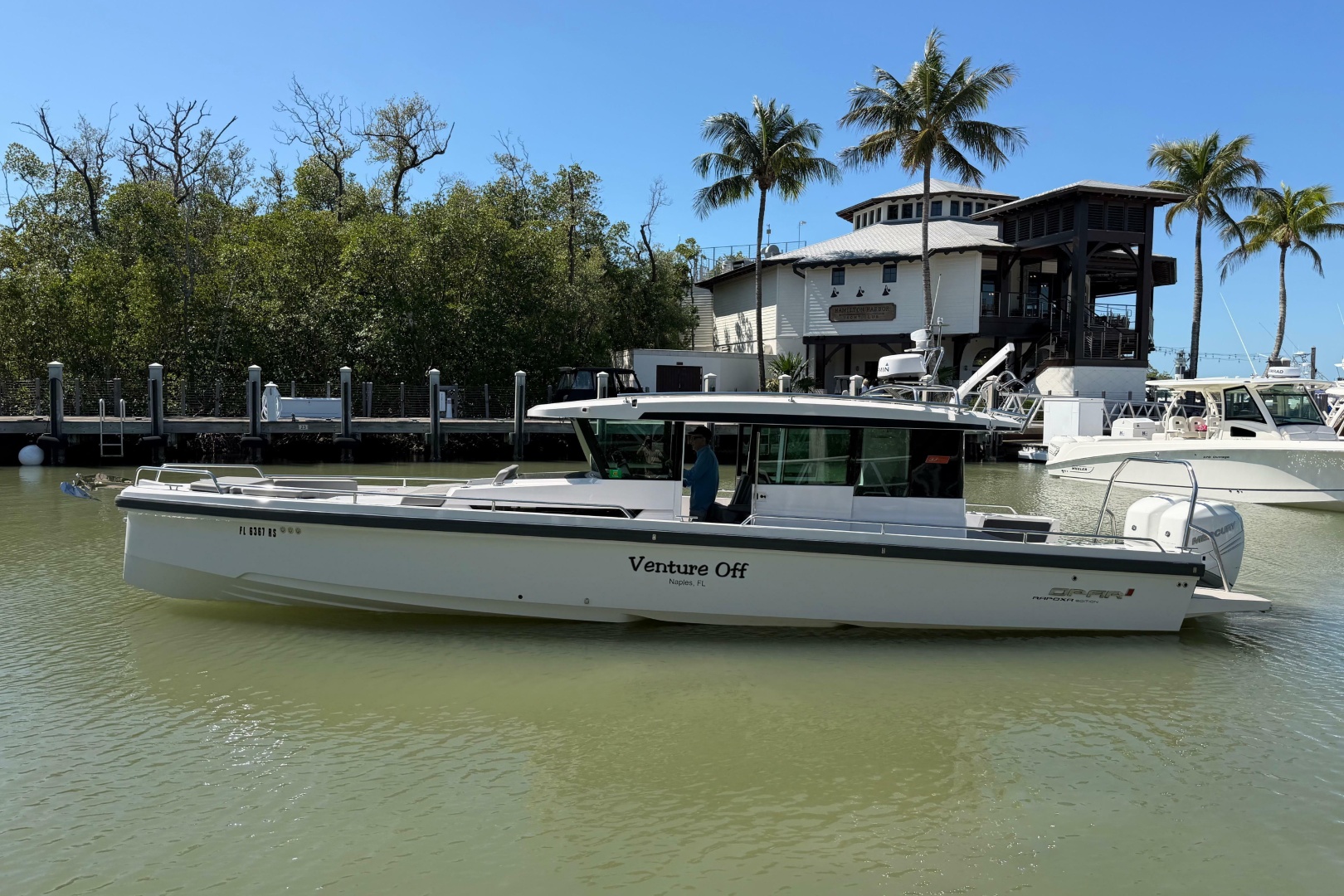 Axopar-37 Cabin 2018-Venture Off Naples-Florida-United States-6041130 | Thumbnail