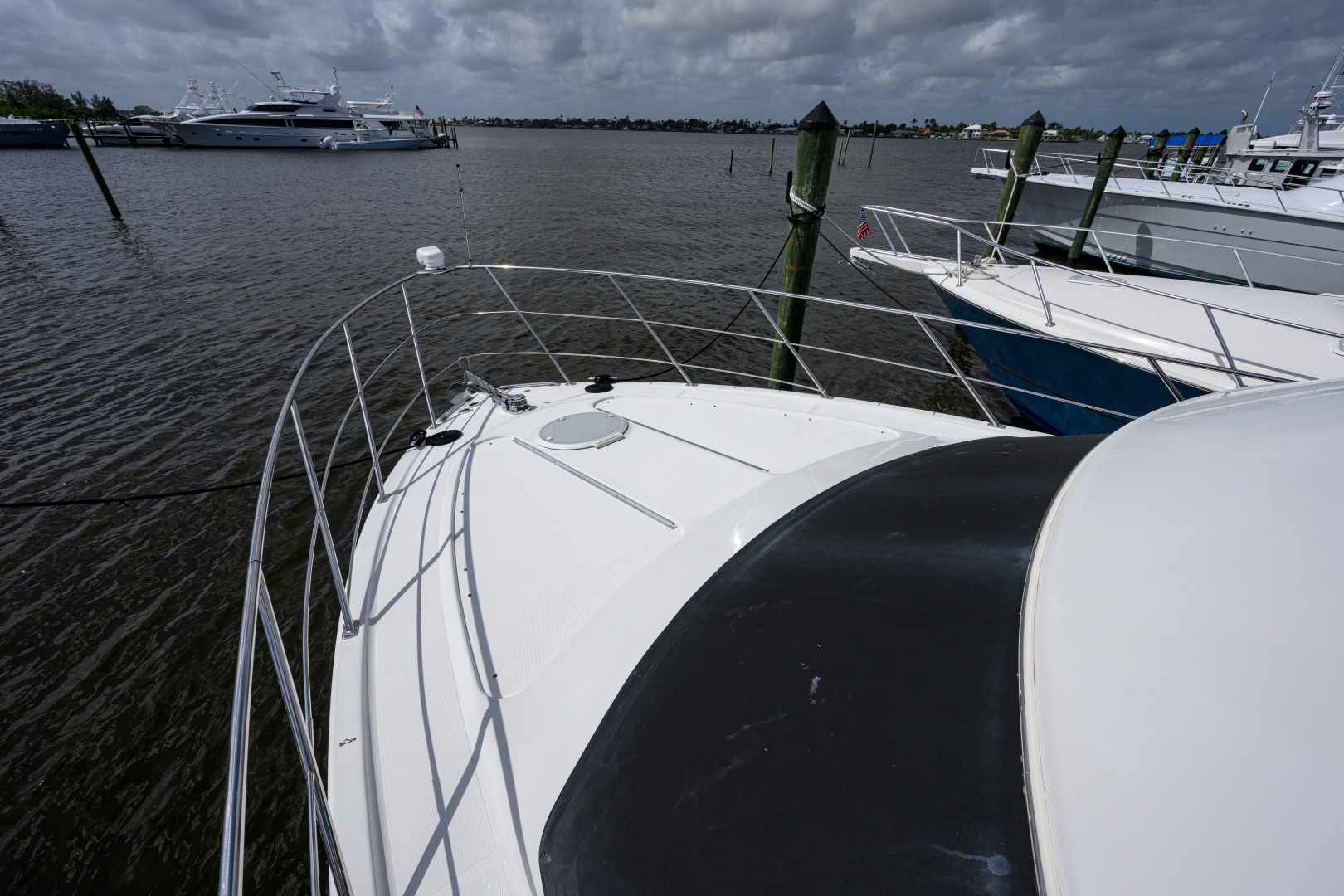 Carver-444 2003-Great Adventure Stuart-Florida-United States-Carver 444  Great Adventure-6042124 | Thumbnail