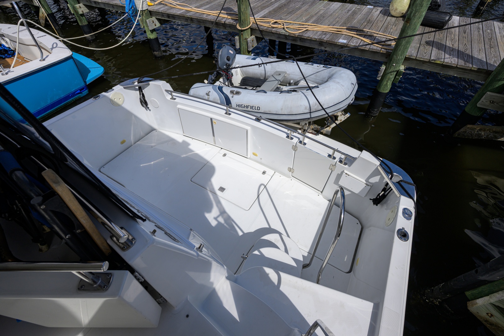 Carver-444 2003-Great Adventure Stuart-Florida-United States-Carver 444  Great Adventure-6042138 | Thumbnail