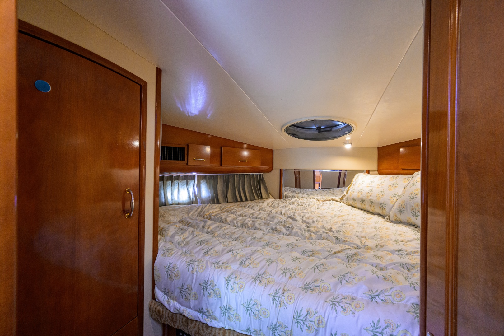 Carver-444 2003-Great Adventure Stuart-Florida-United States-Carver 444  Great Adventure-6042167 | Thumbnail