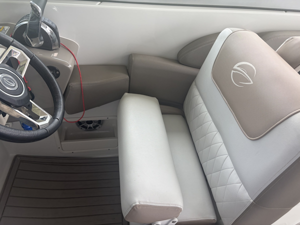 Crownline-Eclipse E30 2018 -LOUDON-Tennessee-United States-6065703