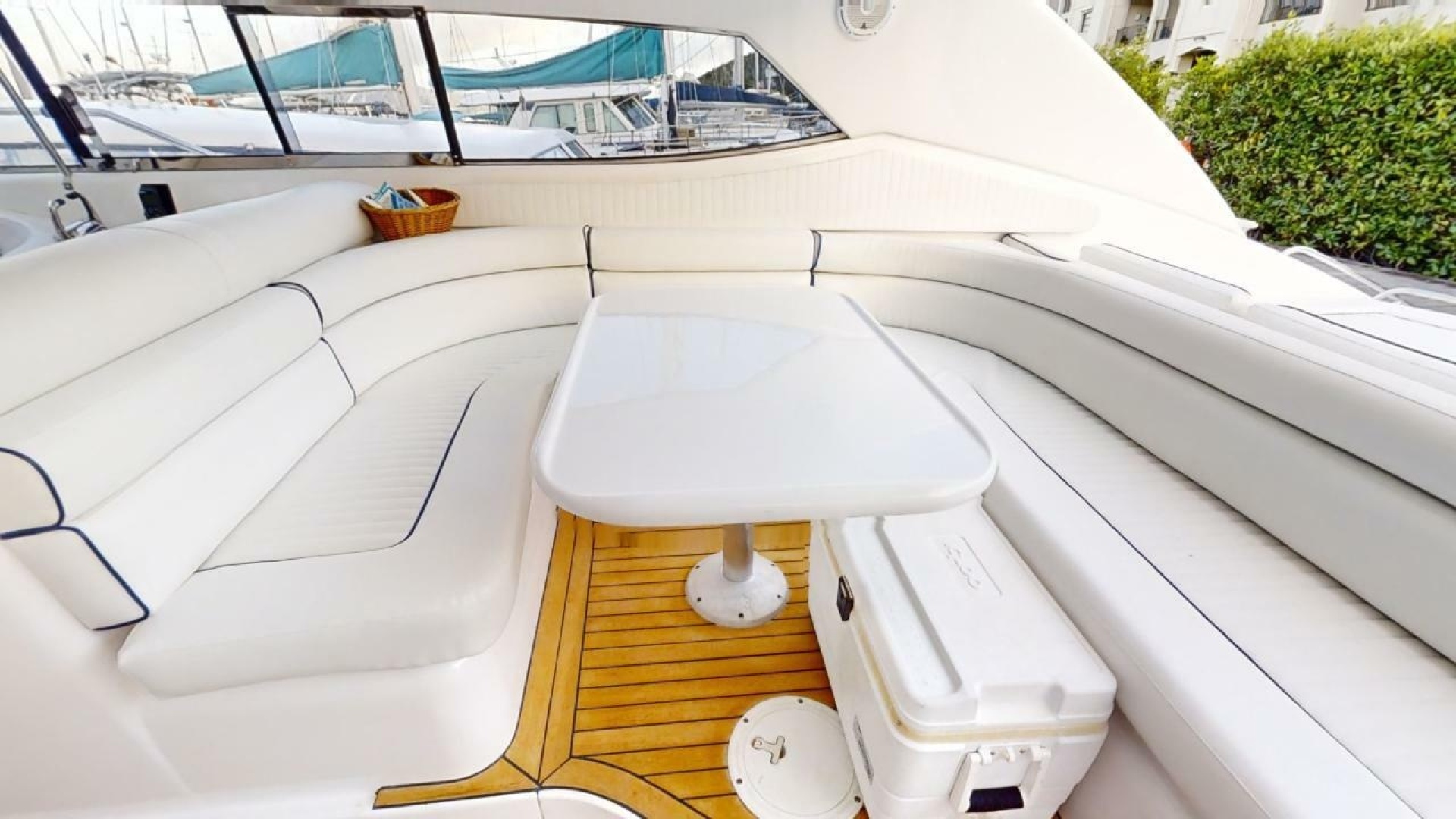 Sunseeker-Predator 63 1999 -Tortola-Virgin Islands (British)-Comfortable dinette-6043363 | Thumbnail