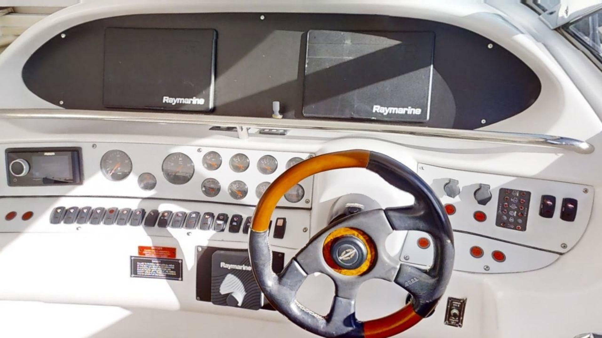 Sunseeker-Predator 63 1999 -Tortola-Virgin Islands (British)-Helm-6043364 | Thumbnail