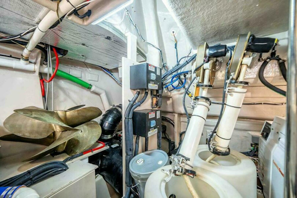Sea Ray-610 Sundancer 2012-RECON ROYALE Grand Rivers-Kentucky-United States-Engine room-6044632