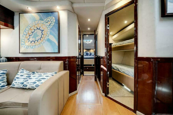 Sea Ray-610 Sundancer 2012-RECON ROYALE Grand Rivers-Kentucky-United States-Access to the staterooms-6044721