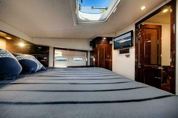 Sea Ray-610 Sundancer 2012-RECON ROYALE Grand Rivers-Kentucky-United States-TV in the VIP stateroom-6044730