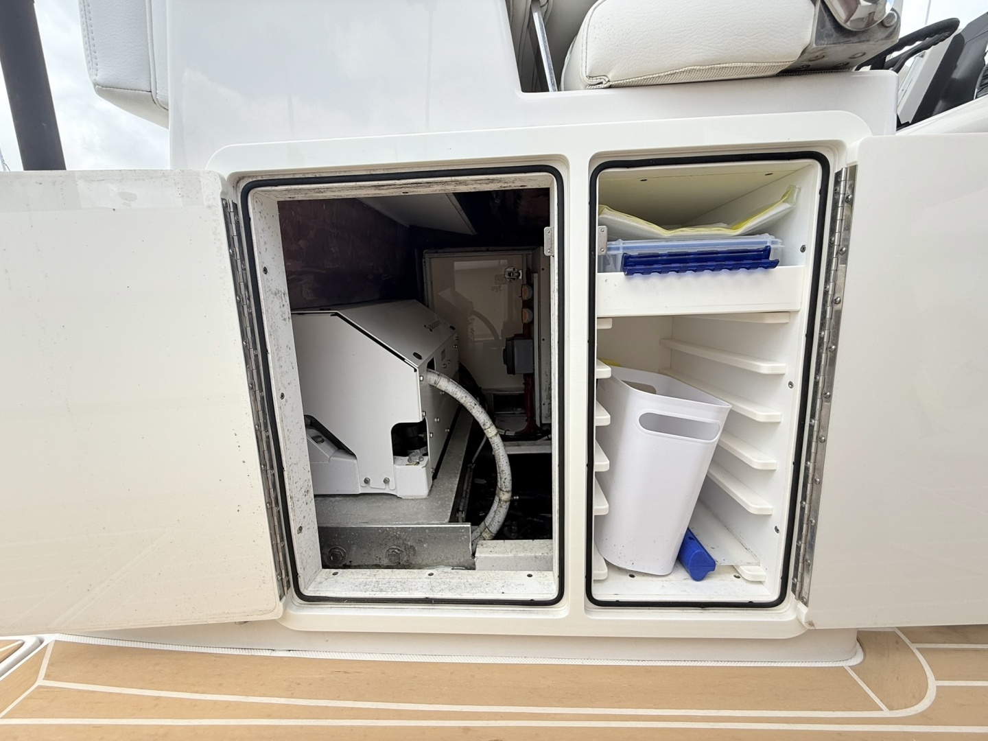 Jupiter-38HFS 2020-PLAYPEN Stuart-Florida-United States-Jupiter 38  PLAYPEN  Cockpit Storage-6045811 | Thumbnail
