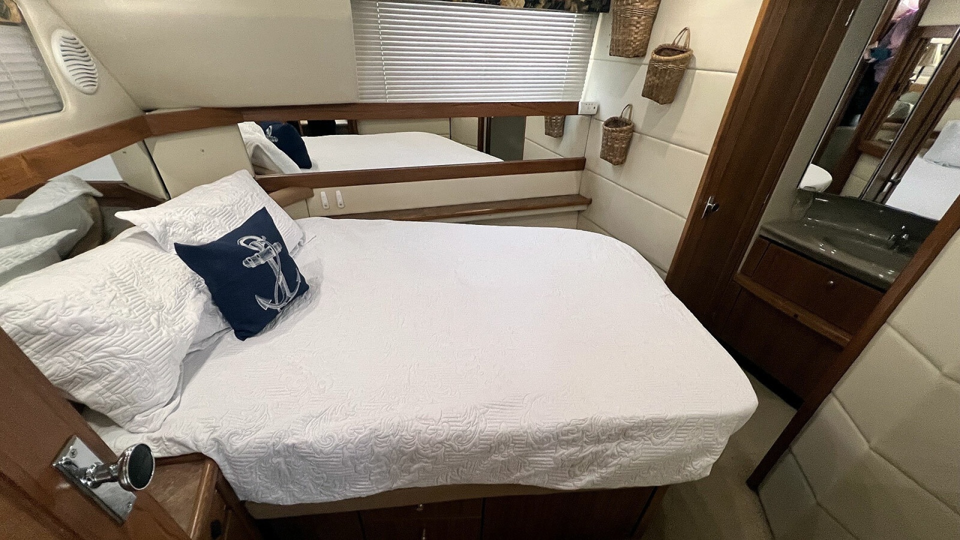 Bayliner-4087 CPMY 1999-Gallivanting Norfolk-Virginia-United States-Master Stateroom Aft-6256607 | Thumbnail