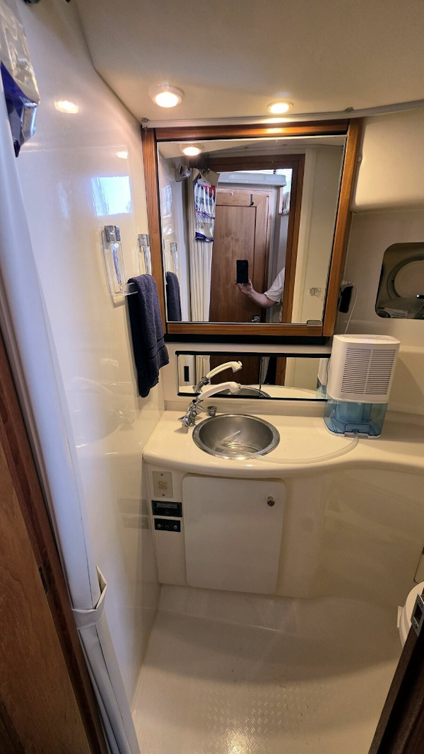 Bayliner-4087 CPMY 1999-Gallivanting Norfolk-Virginia-United States-Guest Wet Head Vanity-6048209