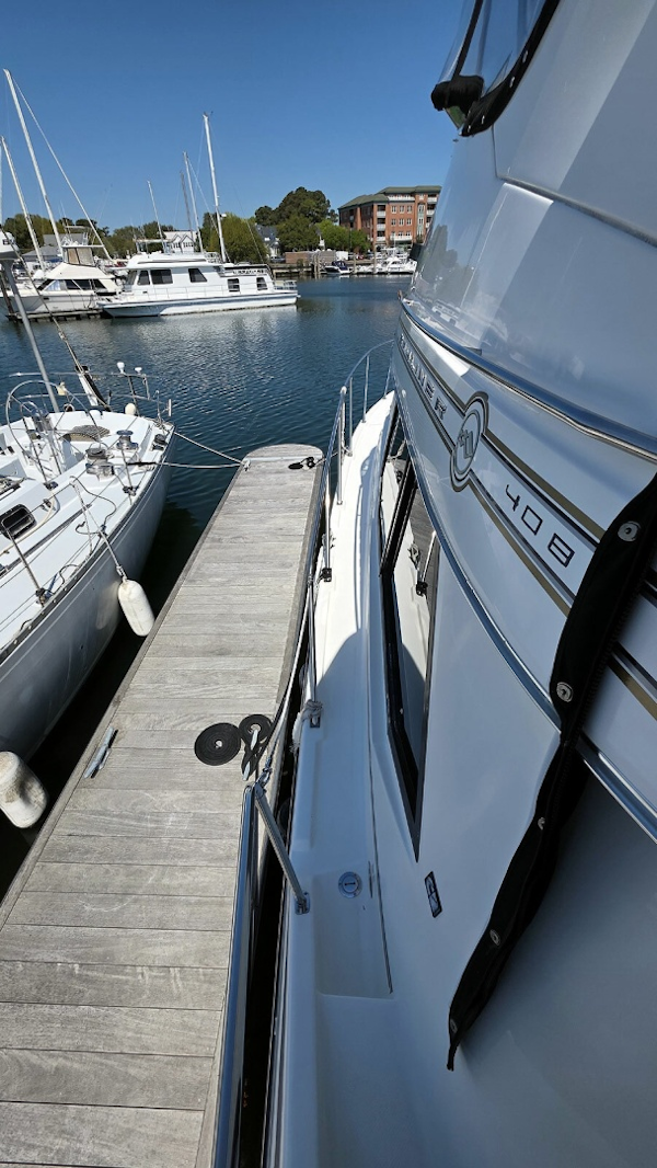 Bayliner-4087 CPMY 1999-Gallivanting Norfolk-Virginia-United States-Port Side Walkway-6048234