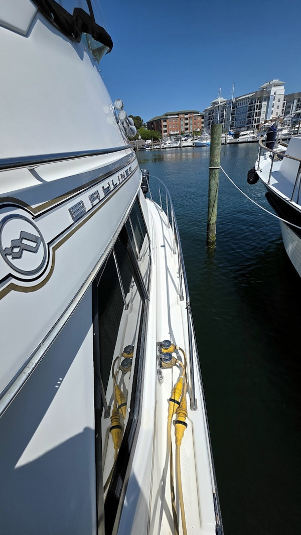 Bayliner-4087 CPMY 1999-Gallivanting Norfolk-Virginia-United States-Starboard Side Walkway-6048235