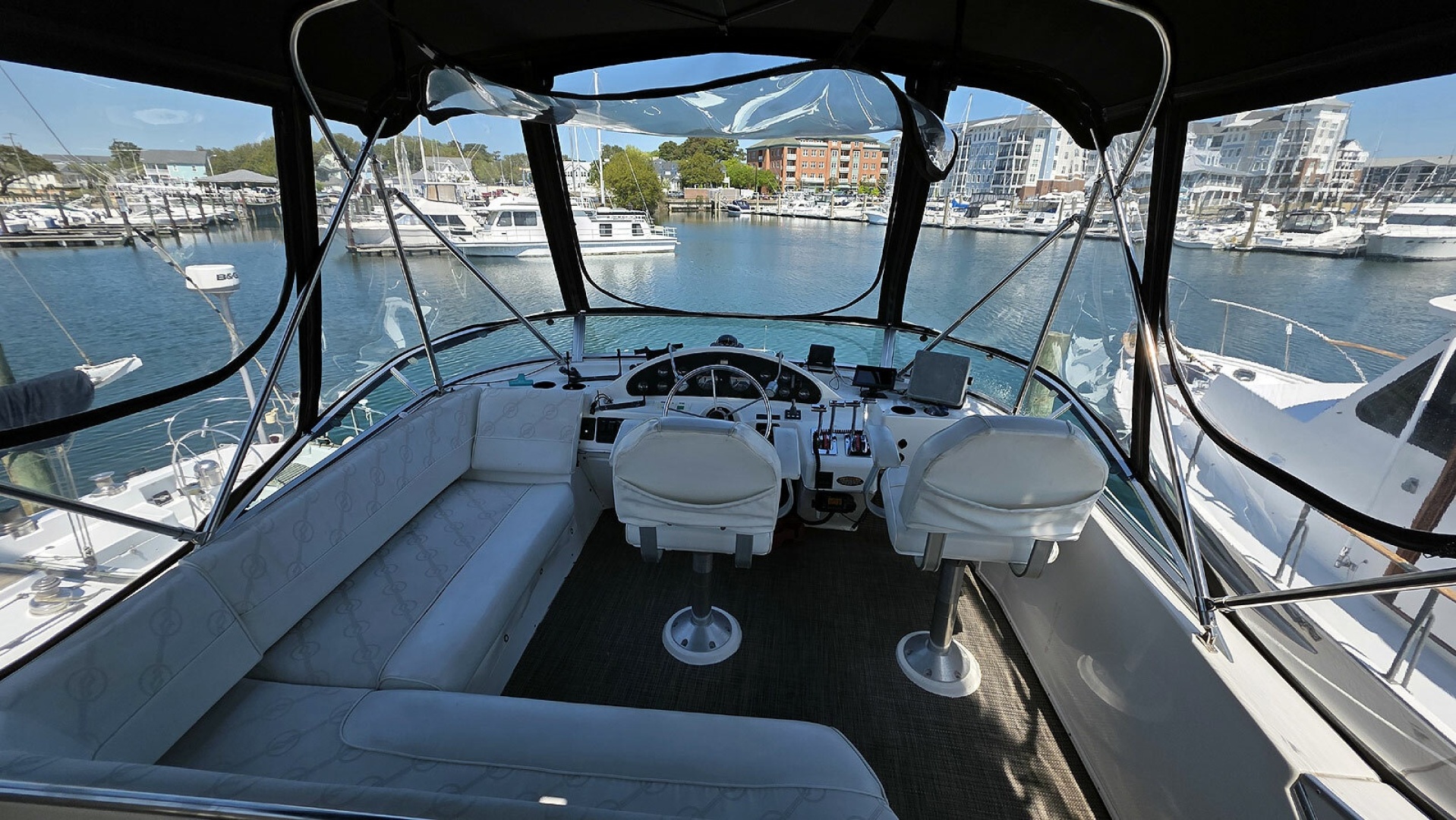 Bayliner-4087 CPMY 1999-Gallivanting Norfolk-Virginia-United States-Flybridge Forward-6048218 | Thumbnail