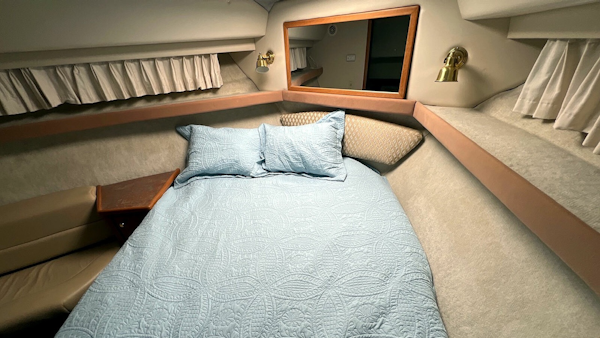 Bayliner-4087 CPMY 1999-Gallivanting Norfolk-Virginia-United States-Forward Guest Stateroom Port Forward-6256605