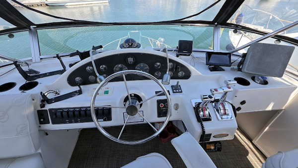 Bayliner-4087 CPMY 1999-Gallivanting Norfolk-Virginia-United States-Flybridge Helm-6048219