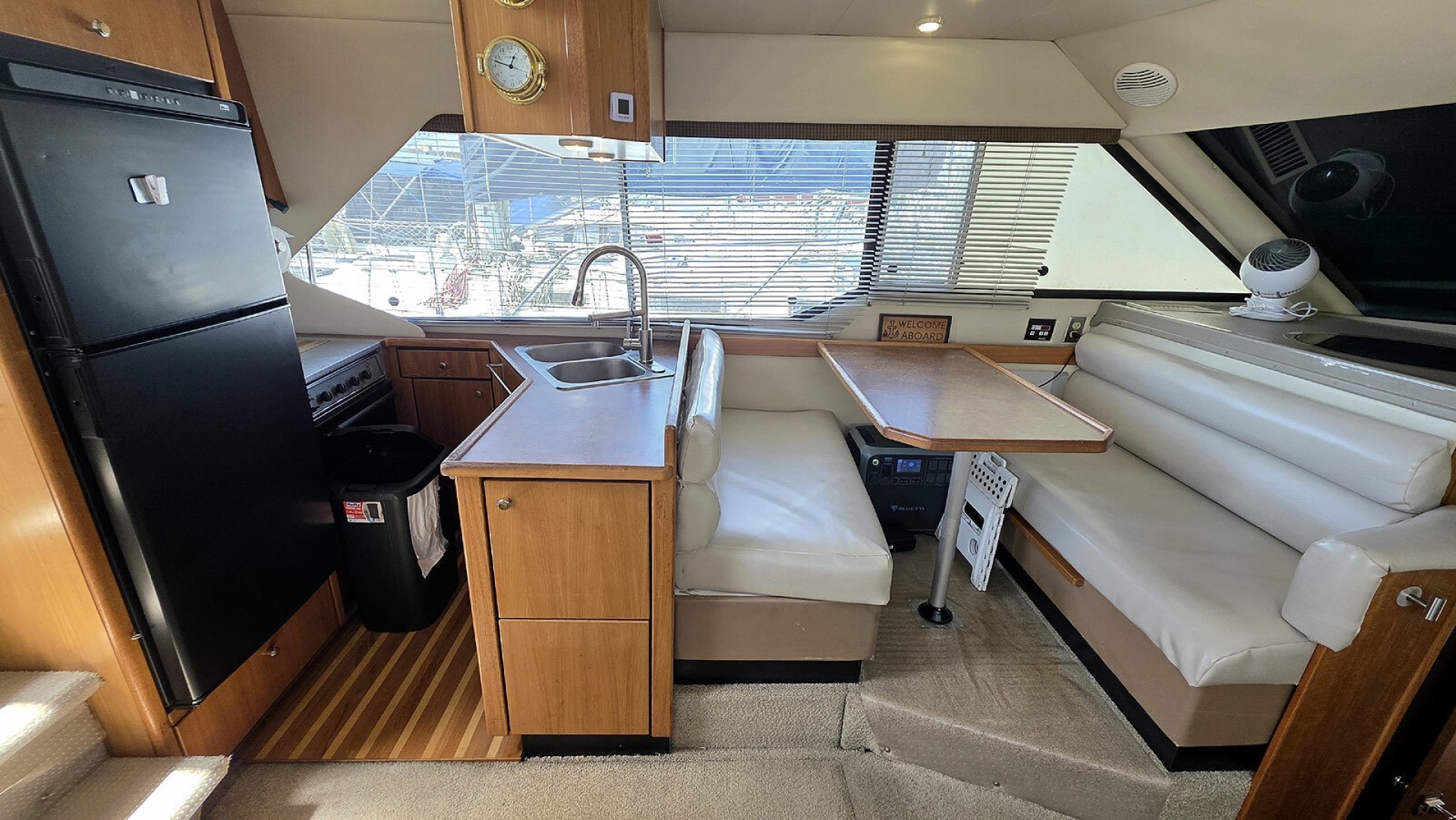 Bayliner-4087 CPMY 1999-Gallivanting Norfolk-Virginia-United States-Main Cabin Port-6048196 | Thumbnail