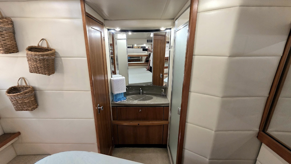 Bayliner-4087 CPMY 1999-Gallivanting Norfolk-Virginia-United States-Master Head Vanity-6048215