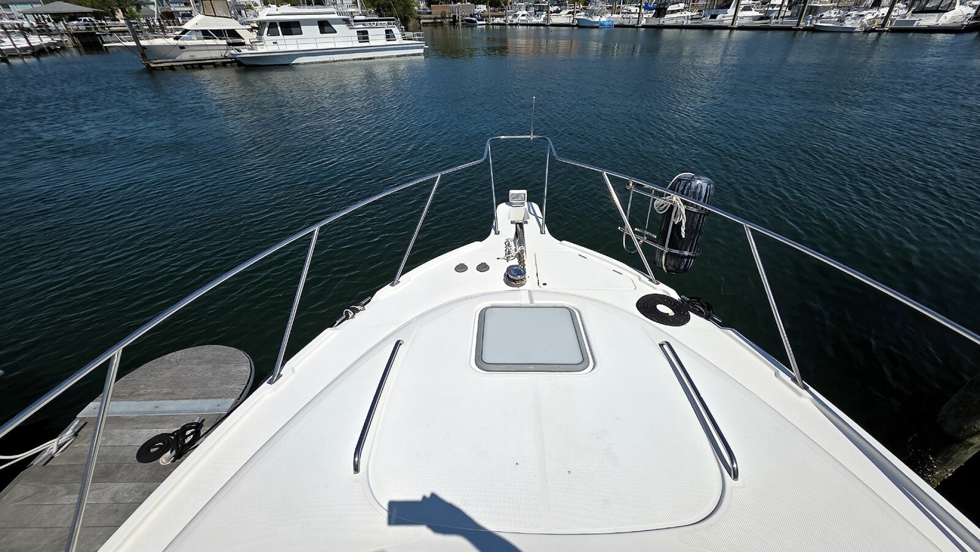 Bayliner-4087 CPMY 1999-Gallivanting Norfolk-Virginia-United States-Fore Deck Forward-6048238 | Thumbnail
