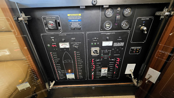 Bayliner-4087 CPMY 1999-Gallivanting Norfolk-Virginia-United States-Electrical Panel-6048233