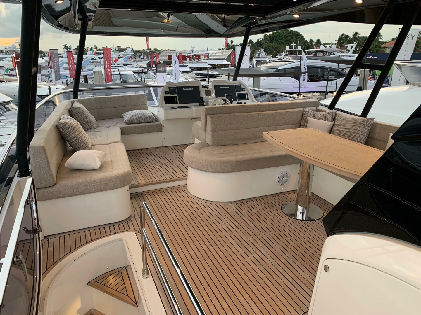 Monte Carlo Yachts-MCY 65 2018-Remedy Fort Lauderdale-Florida-United States-6048085 | Thumbnail
