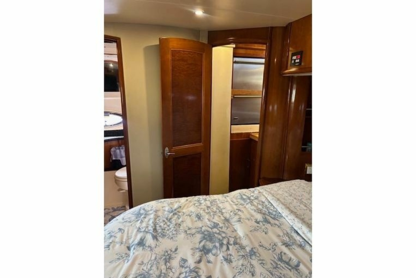Carver 2004 -Merritt Island-Florida-United States-6048295 | Thumbnail