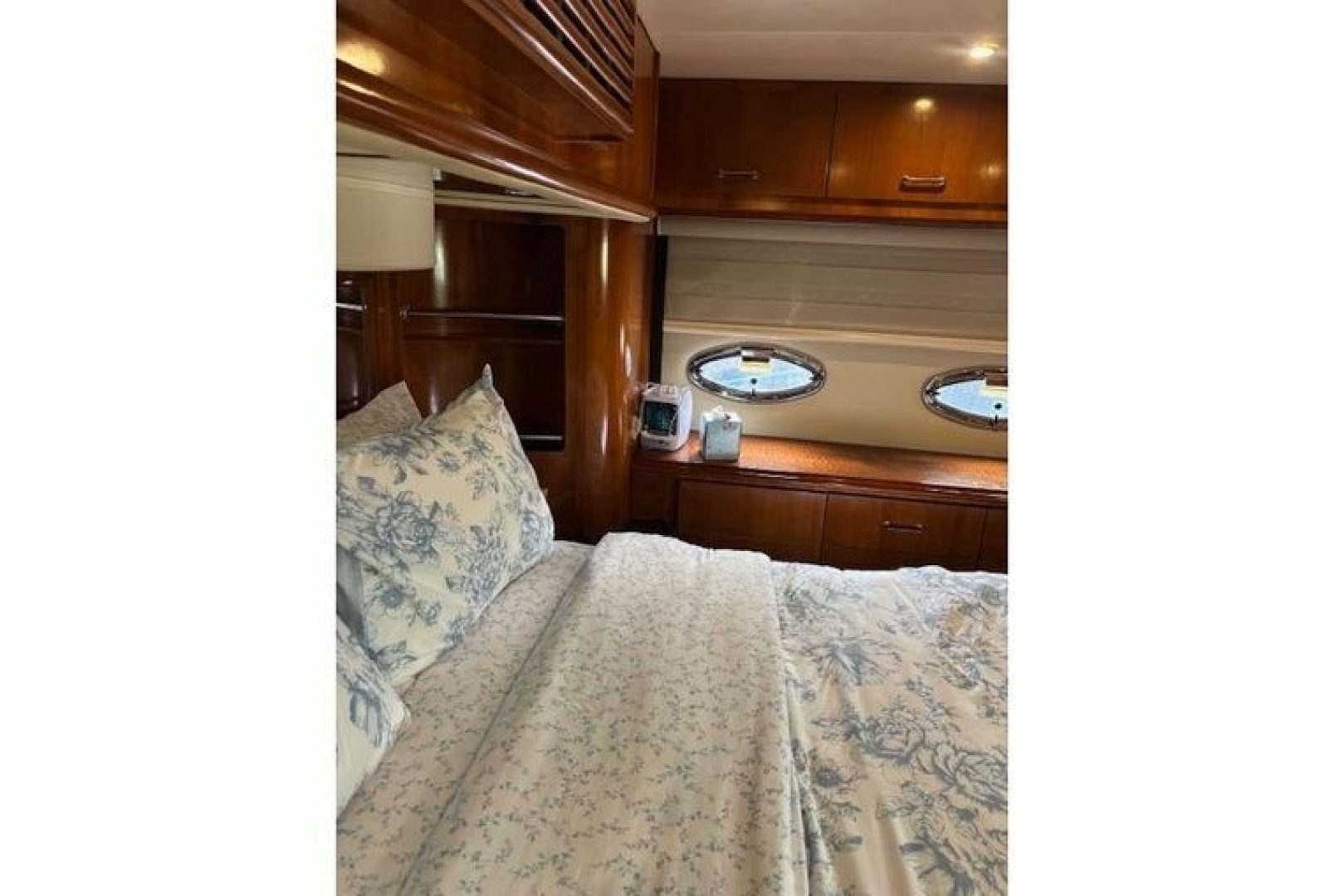 Carver 2004 -Merritt Island-Florida-United States-6048288 | Thumbnail