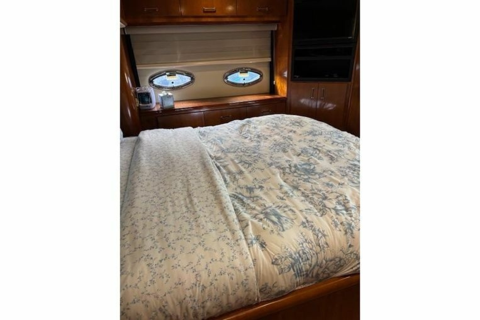 Carver 2004 -Merritt Island-Florida-United States-6048299 | Thumbnail