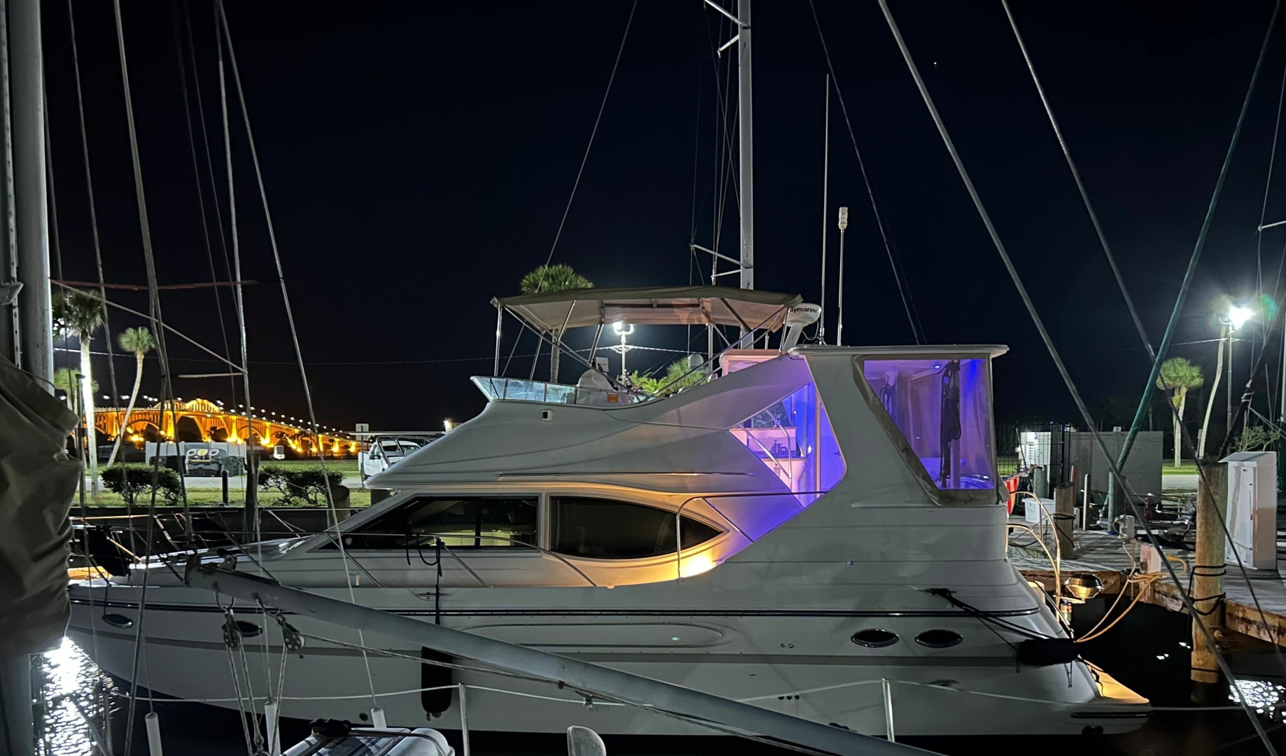 Maxum-4100 SCA 1998-Knot Complaining Daytona Beach-Florida-United States-41 Maxum Full vessel night-6063757 | Thumbnail