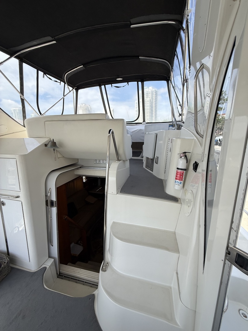 Carver-44 CMY 2006-Mist Approach St Petersburg-Florida-United States-6052399 | Thumbnail