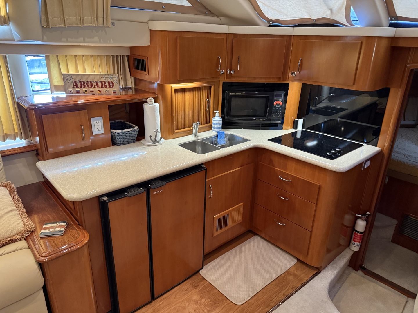 Carver-44 CMY 2006-Mist Approach St Petersburg-Florida-United States-6052213 | Thumbnail