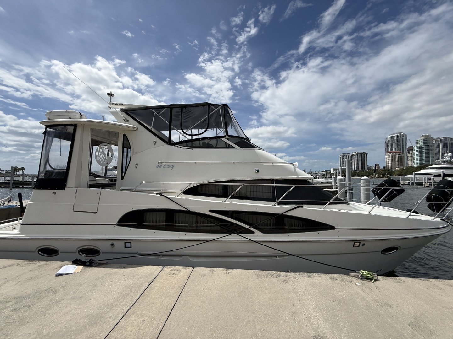 Carver-44 CMY 2006-Mist Approach St Petersburg-Florida-United States-6052658 | Thumbnail