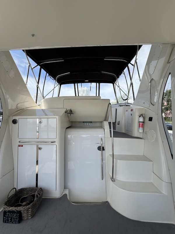 Carver-44 CMY 2006-Mist Approach St Petersburg-Florida-United States-6052397