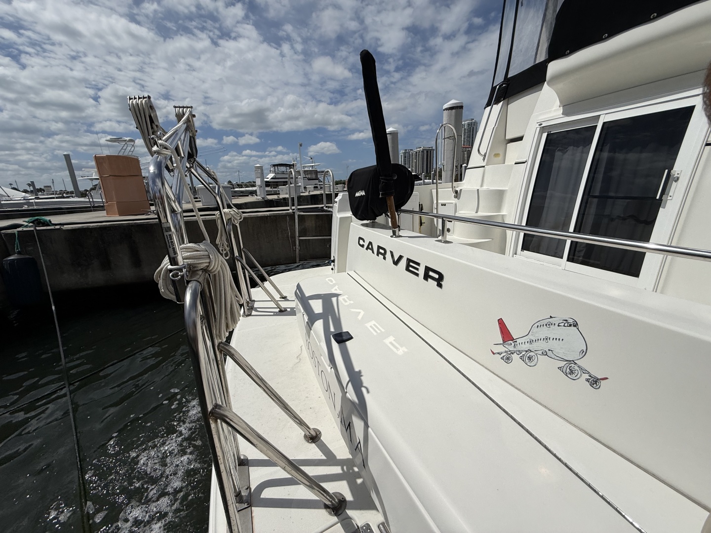 Carver-44 CMY 2006-Mist Approach St Petersburg-Florida-United States-6052514 | Thumbnail
