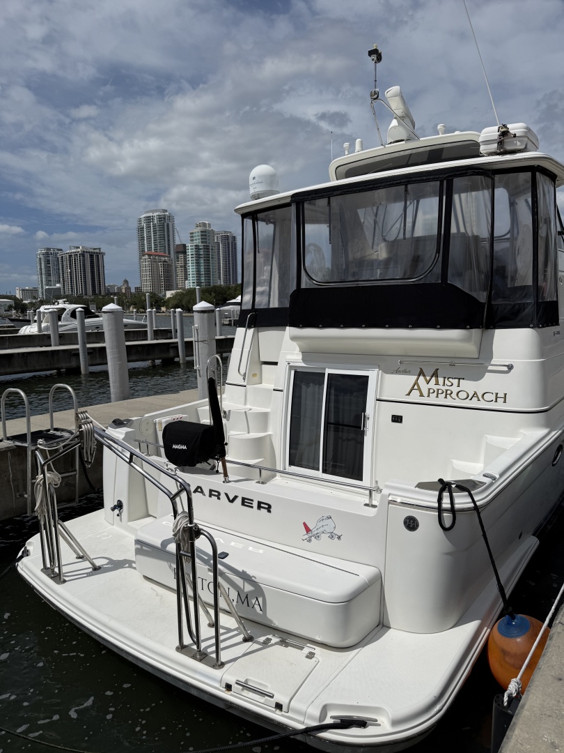 Carver-44 CMY 2006-Mist Approach St Petersburg-Florida-United States-6052509 | Thumbnail