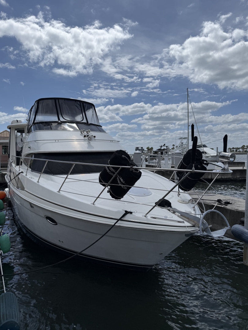 Carver-44 CMY 2006-Mist Approach St Petersburg-Florida-United States-6052655 | Thumbnail