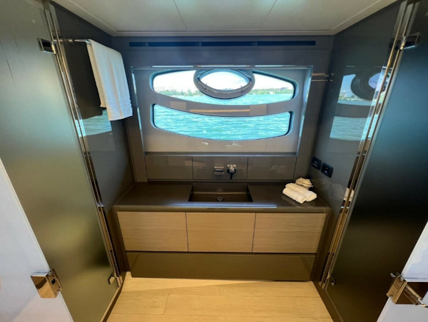 Pershing 2018-BLUEPRINT Miami Beach-Florida-United States-6050031