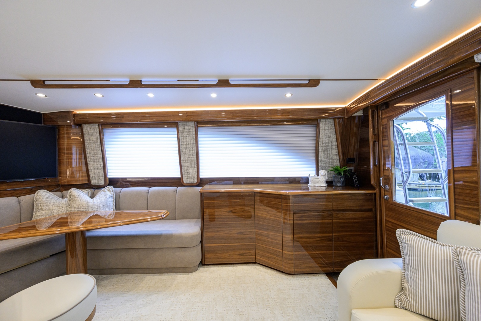 Viking-54 Convertible 2024-Dog House Boca Raton-Florida-United States-Viking 54  Dog House  Salon-6053607 | Thumbnail