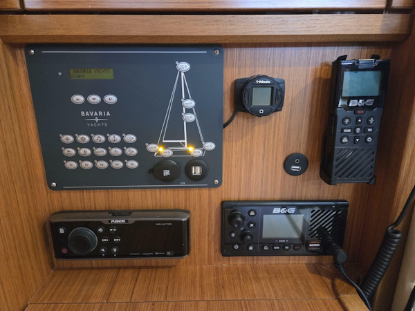 Bavaria-Cruiser 34 2021-Skal Bremerton-Washington-United States-Nav station instrumentation panel-6051068