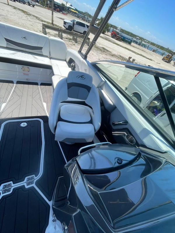 Monterey-268SS 2015-Blue Bayou Daytona Beach-Florida-United States-6054257