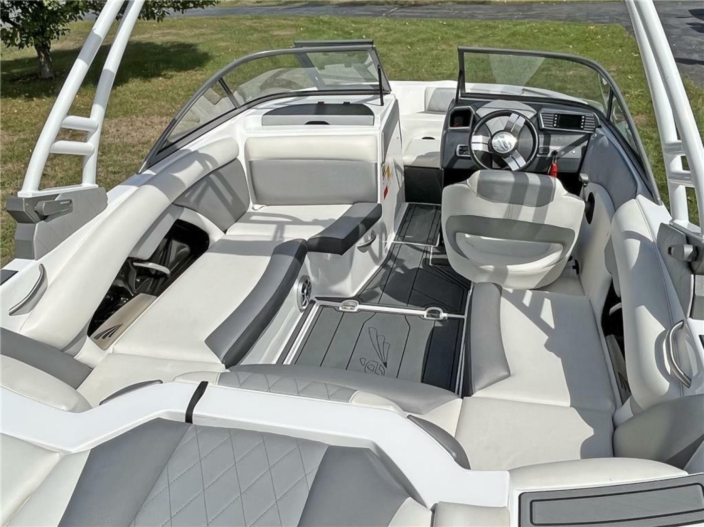 Tige-R20 2016 -Sanford-North Carolina-United States-6051091 | Thumbnail