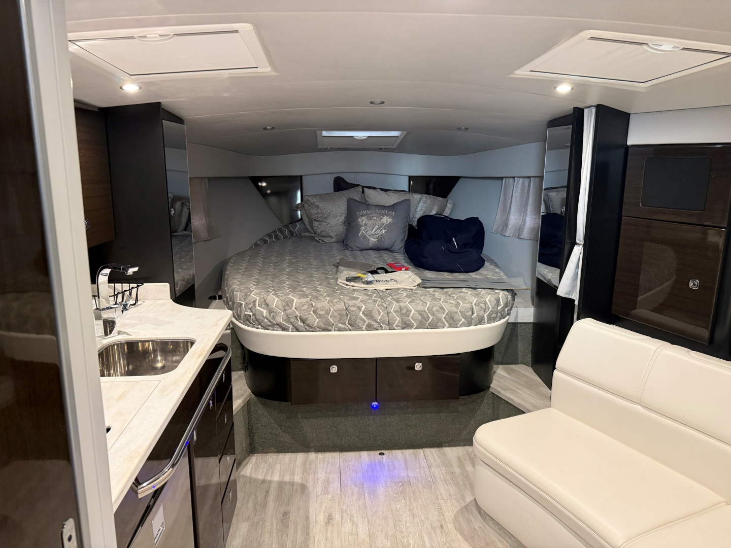 Formula-34 Performance Cruiser 2020-CLAIR DE LUNE Old Saybrook-Connecticut-United States-Formula 34 CLAIR DE LUNE  Cabin Seating & Berth-6062171 | Thumbnail