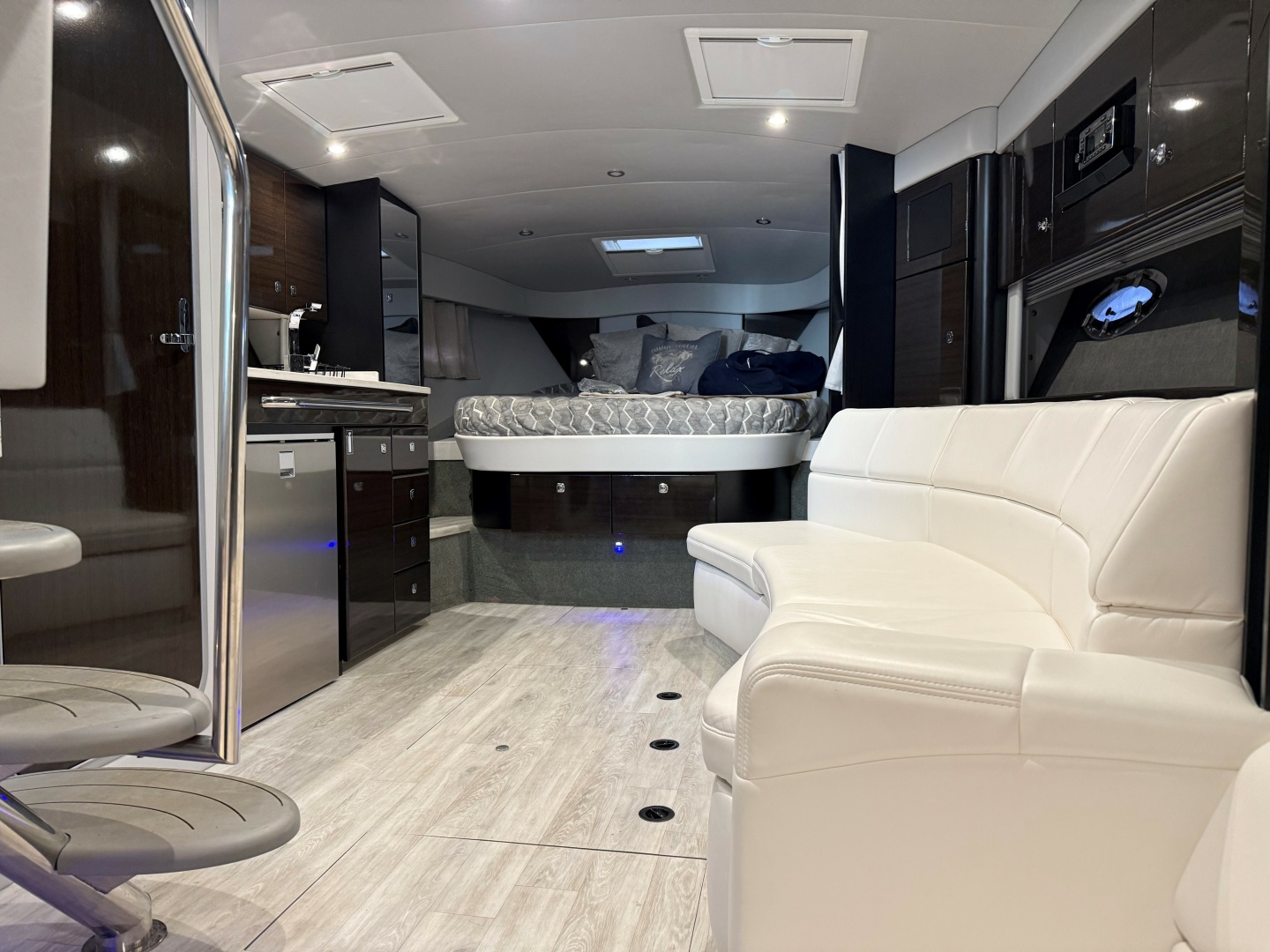 Formula-34 Performance Cruiser 2020-CLAIR DE LUNE Old Saybrook-Connecticut-United States-Formula 34 CLAIR DE LUNE  Cabin Seating-6062164 | Thumbnail