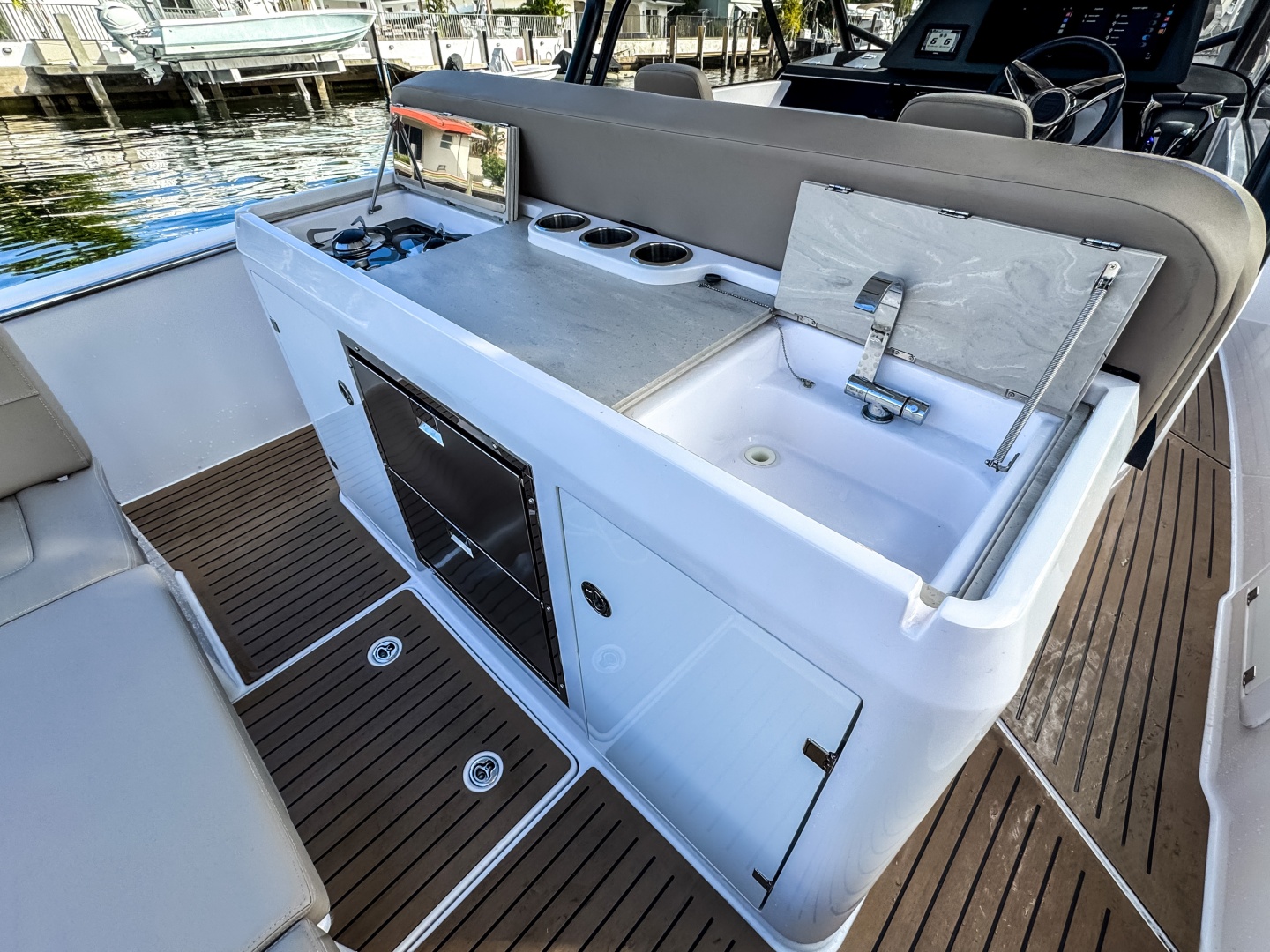 Other-Sterk 31 2024 -Fort Lauderdale-Florida-United States-6052079 | Thumbnail