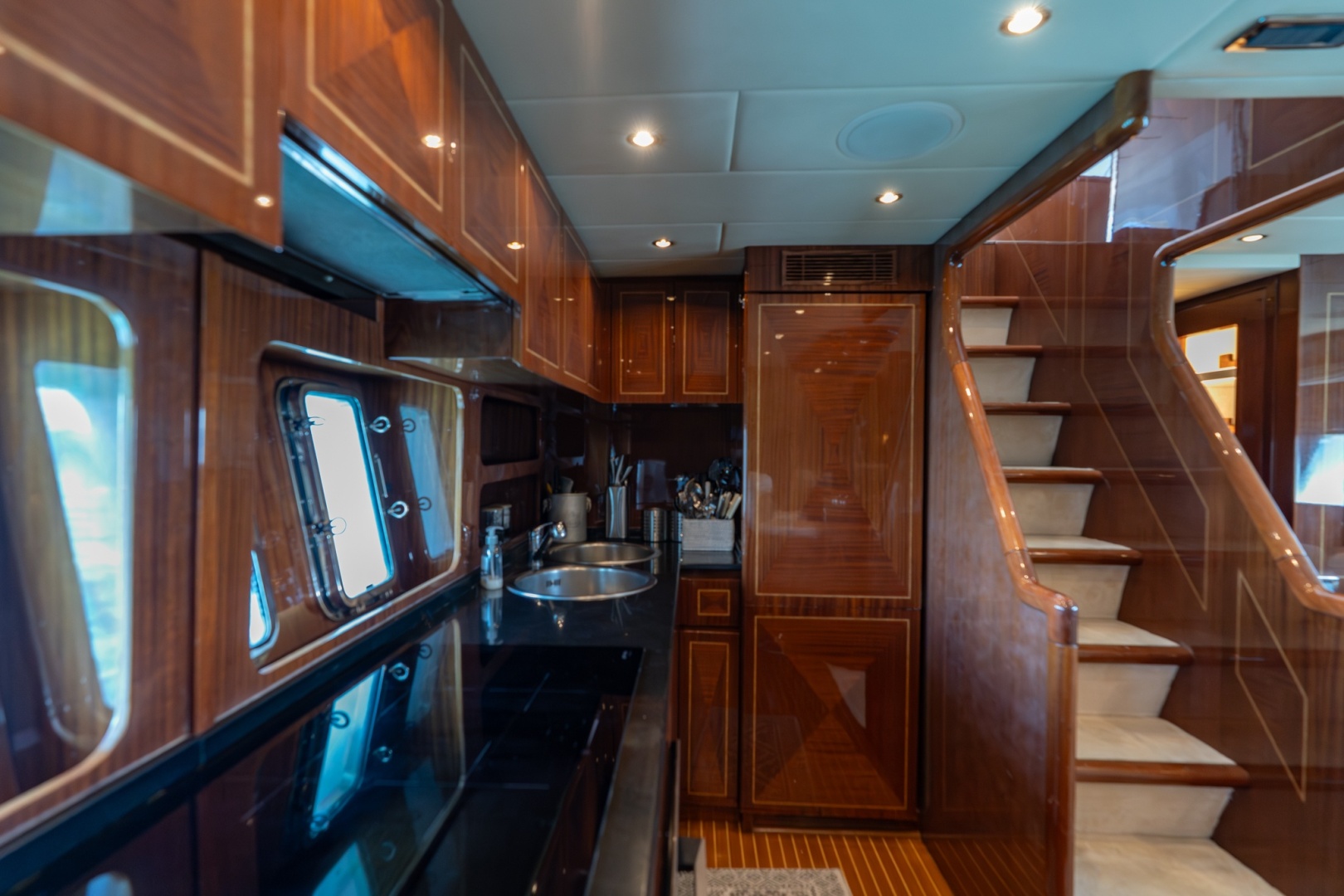 Mangusta-72 2004 -Dania Beach-Florida-United States-6110524 | Thumbnail