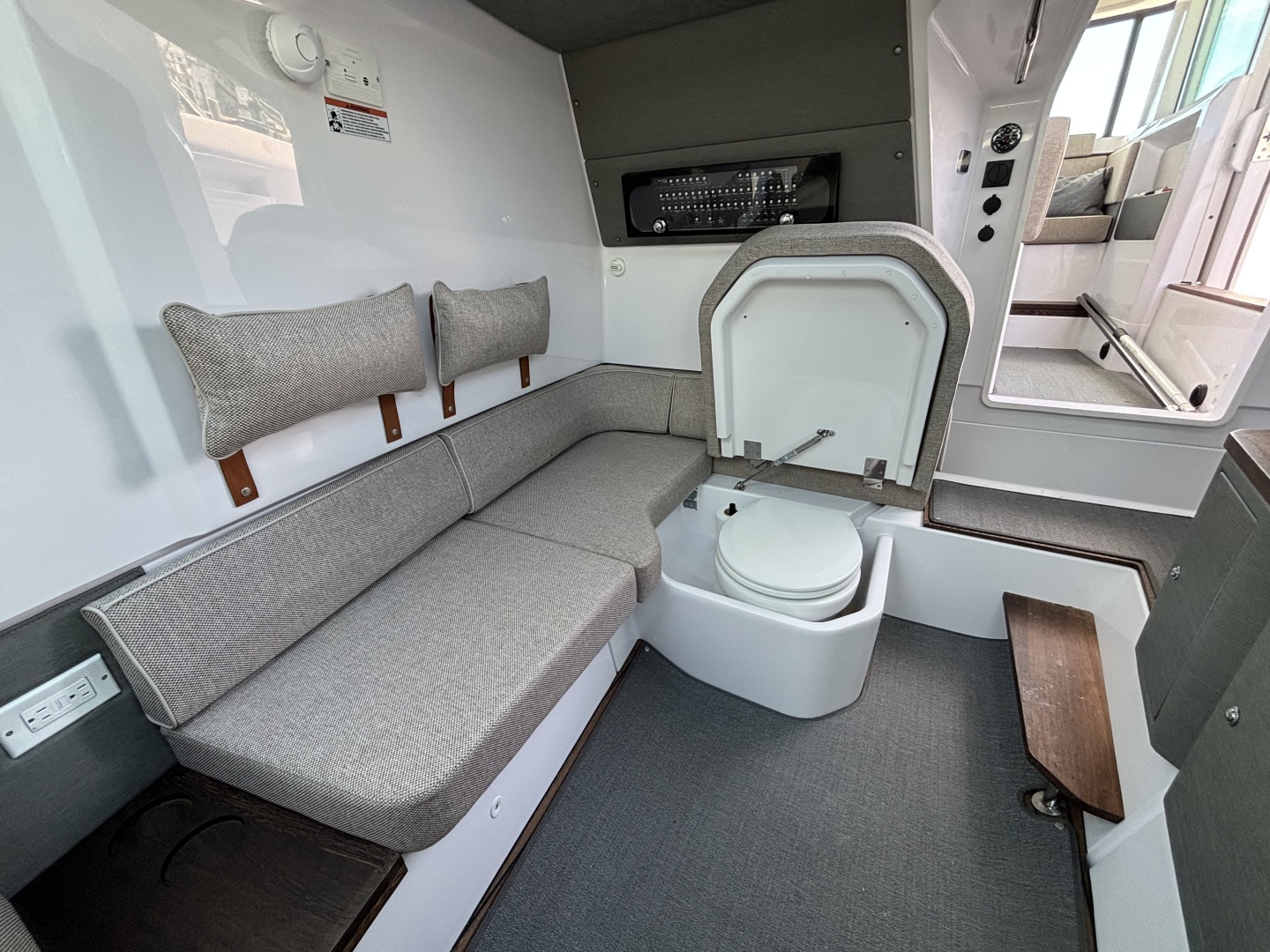 Axopar-37XC Cross Cabin 2023-OHANA Freeport-Maine-United States-6052237 | Thumbnail